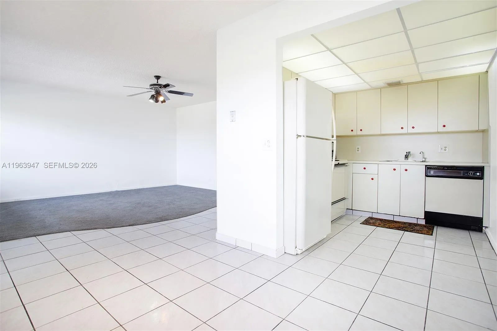 OPEN KITCHEN AREA