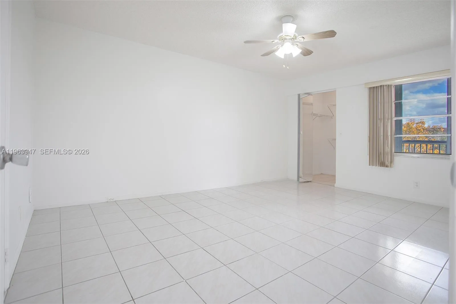 SPACIOUS PRIMARY BEDROOM