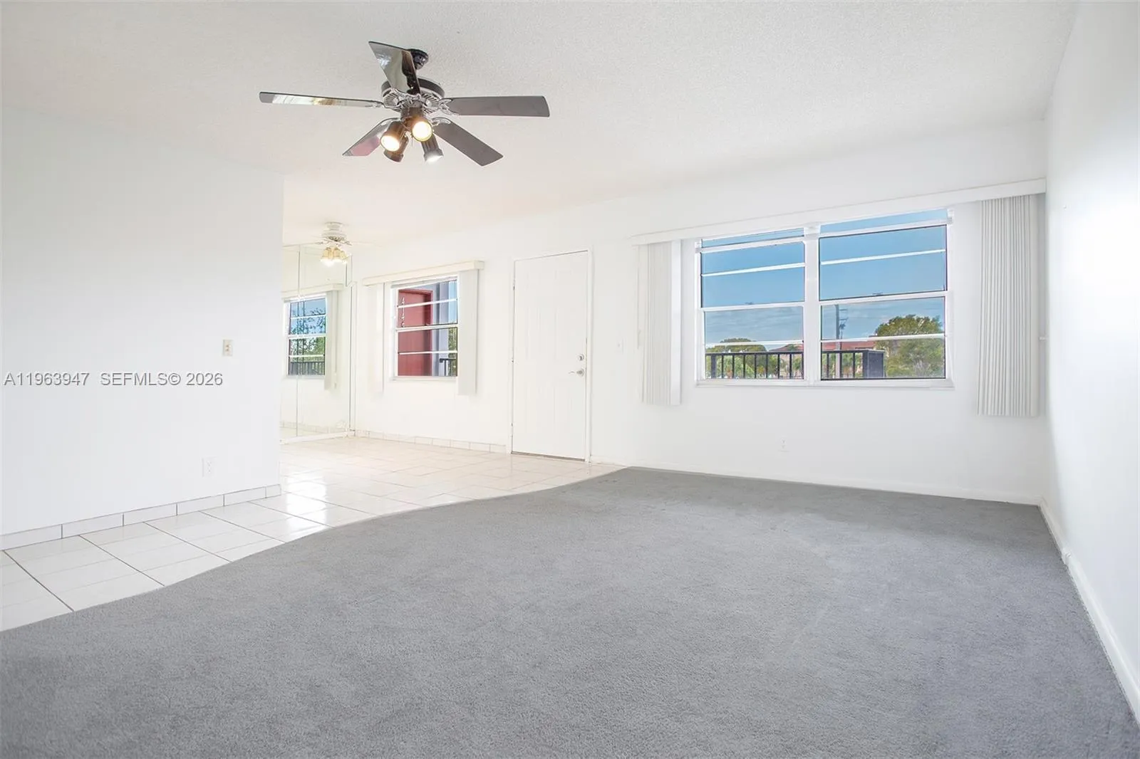FAMILY/LIVING ROOM