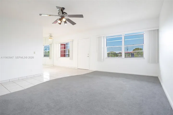 FAMILY/LIVING ROOM