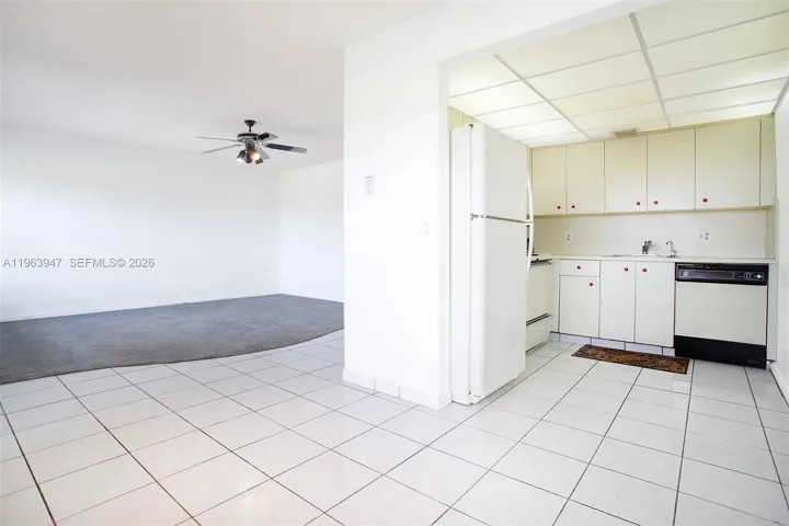 OPEN KITCHEN AREA