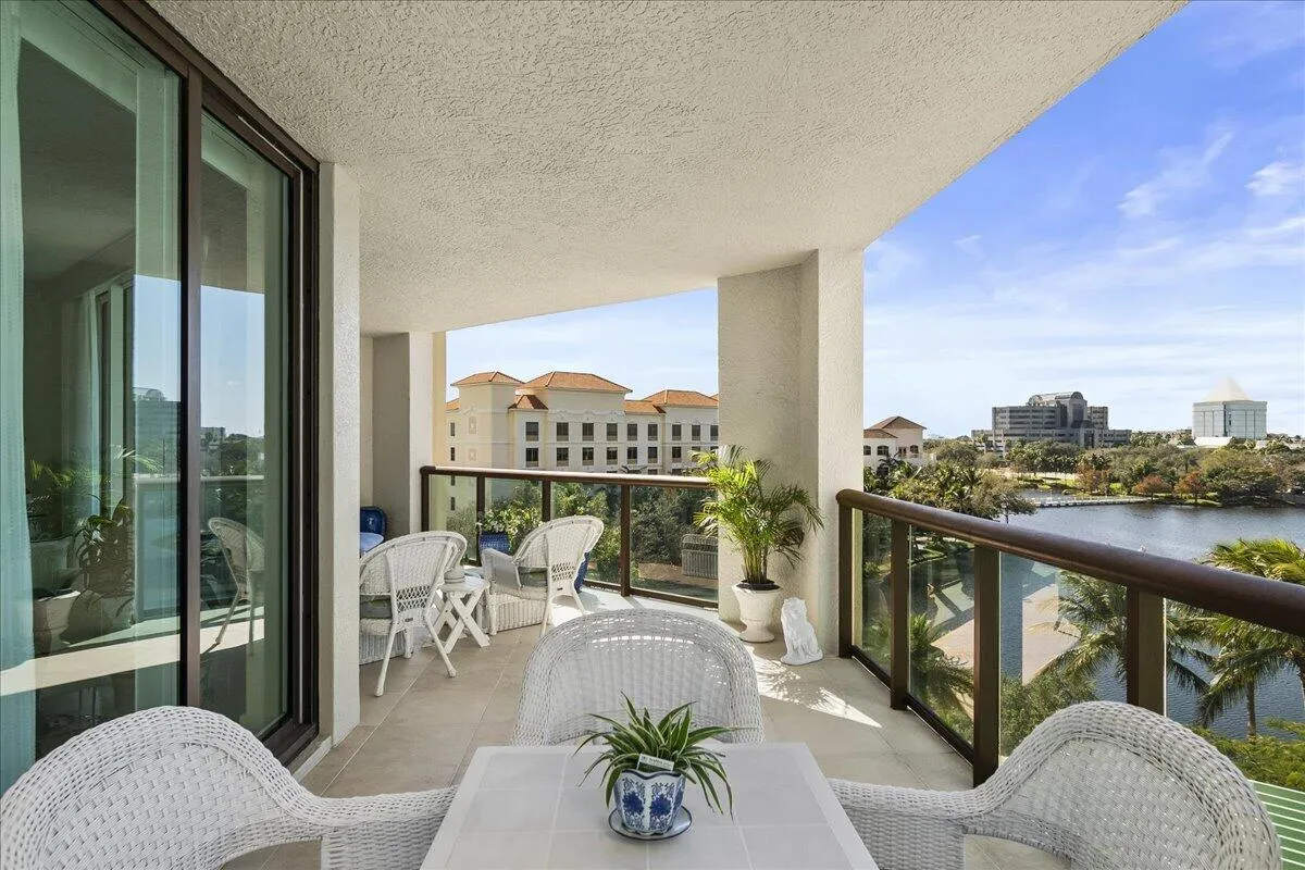 Very comfortable and stylishly furnished patio with panoramic Lake and sunset views