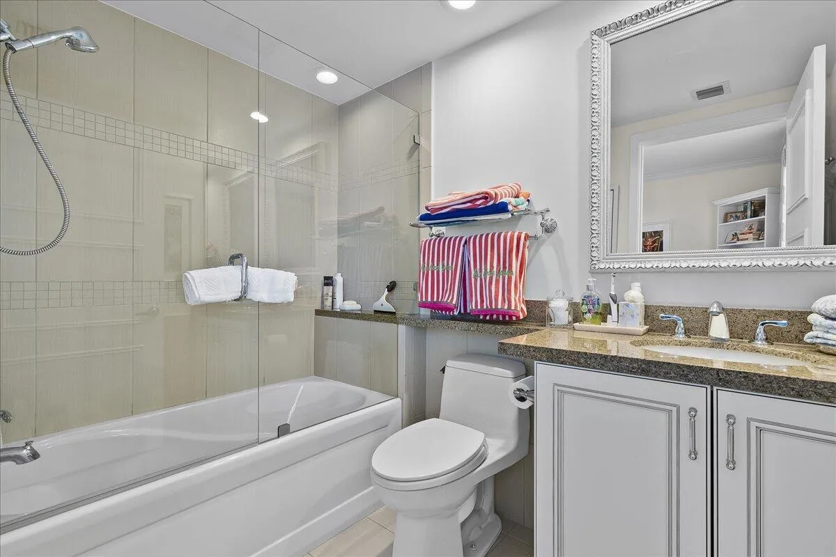 Doubles as guest powder room and for 3BDR