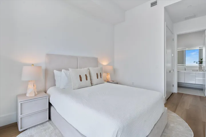 20-220 Lake Shore Drive #2305 Lake Park,