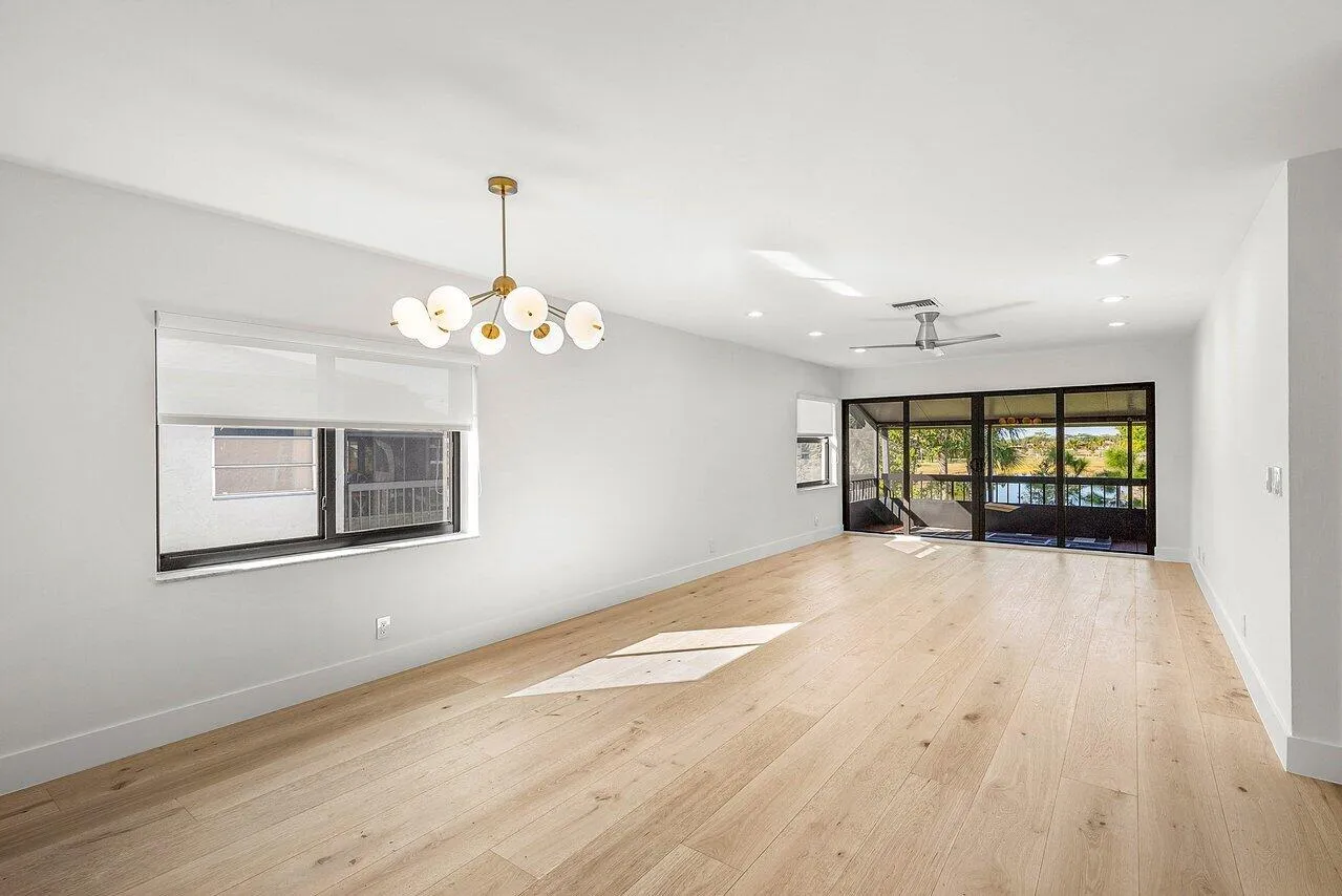 Dining/living room.