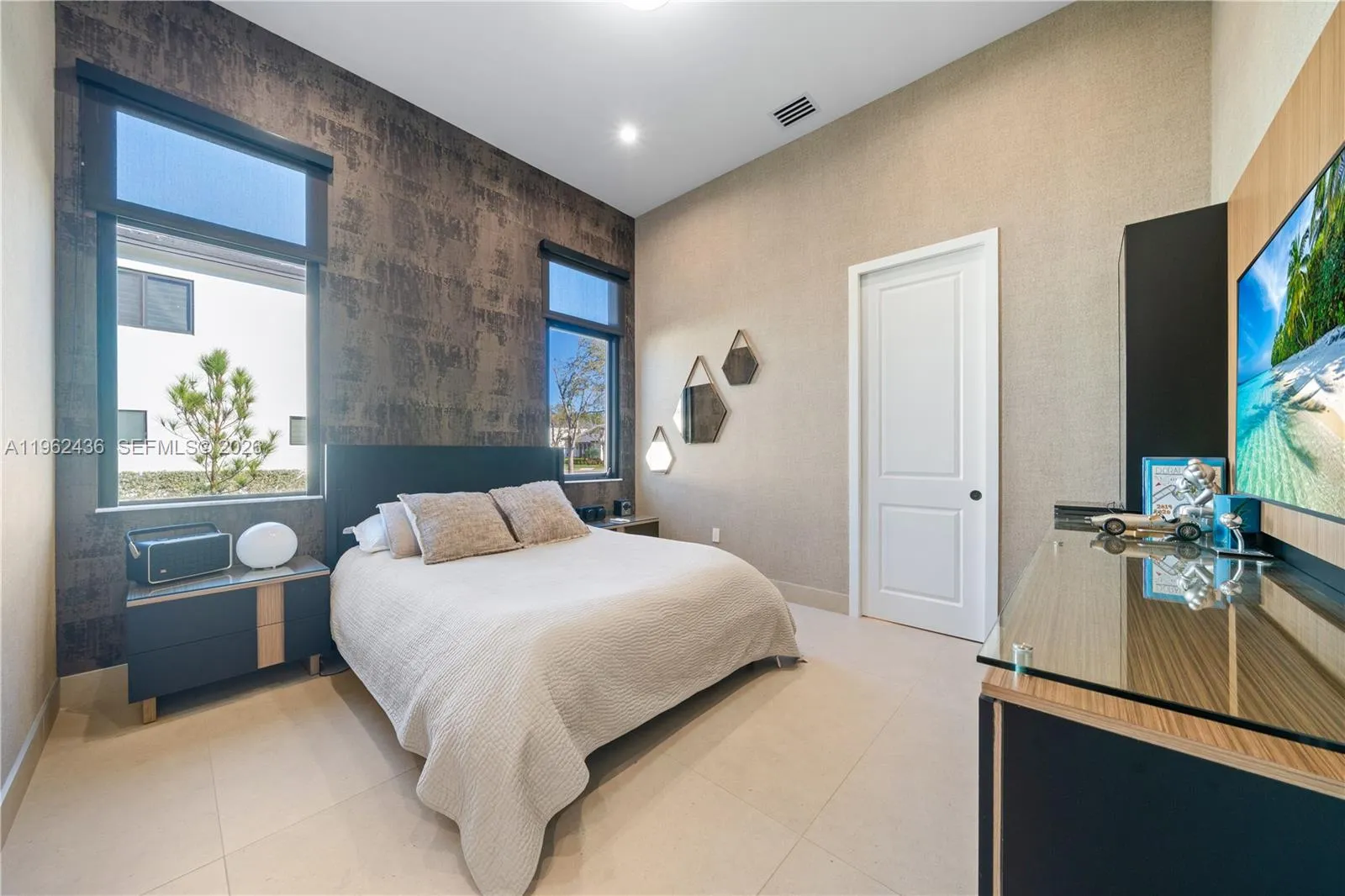 Property photo 90