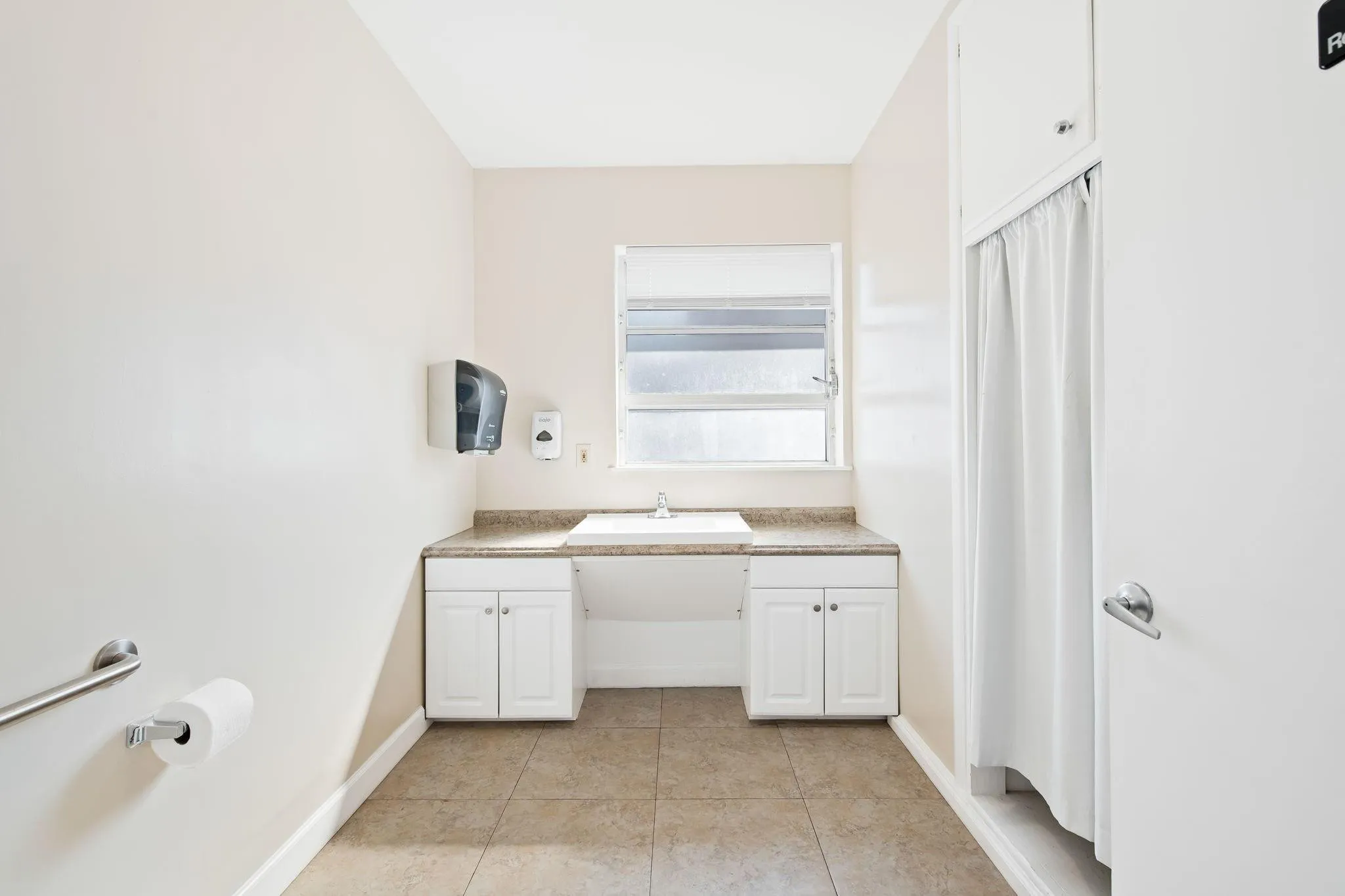Property photo 34