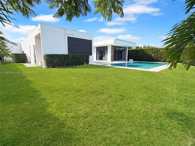 Photo 33