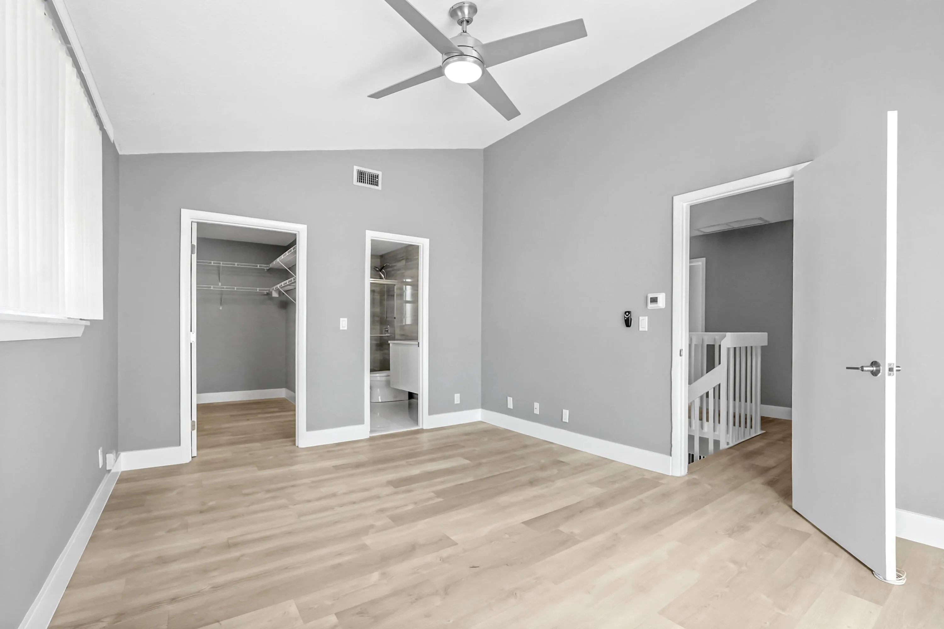 18 Bedroom 01