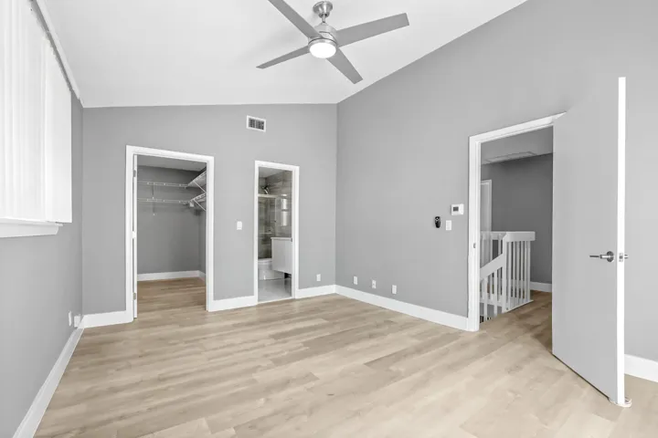 18 Bedroom 01