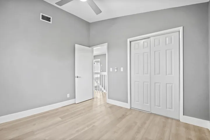 20 Bedroom 01