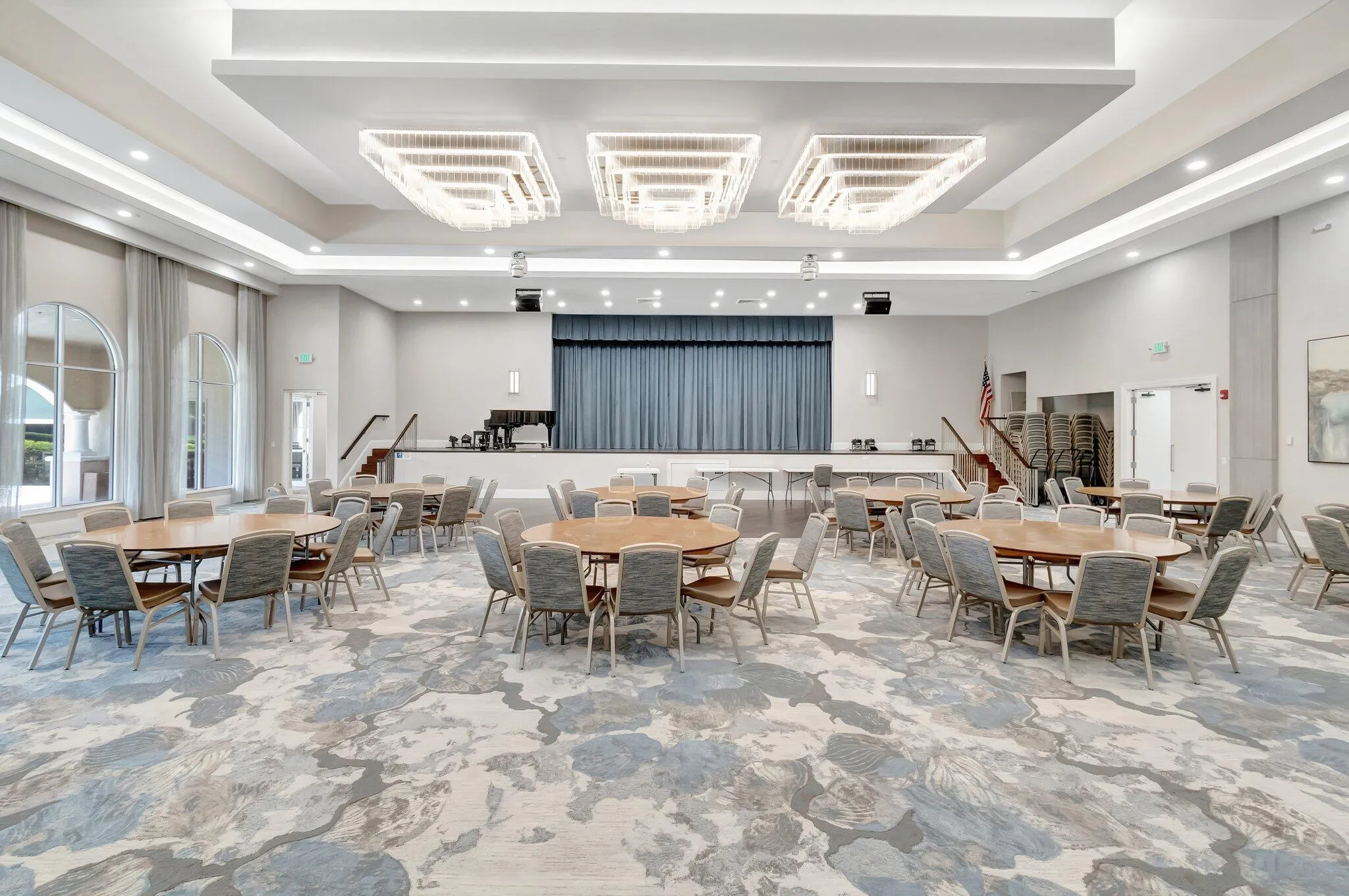 Social Hall is the heart of the clubhouse. High-tech sound and light system provides professional experience