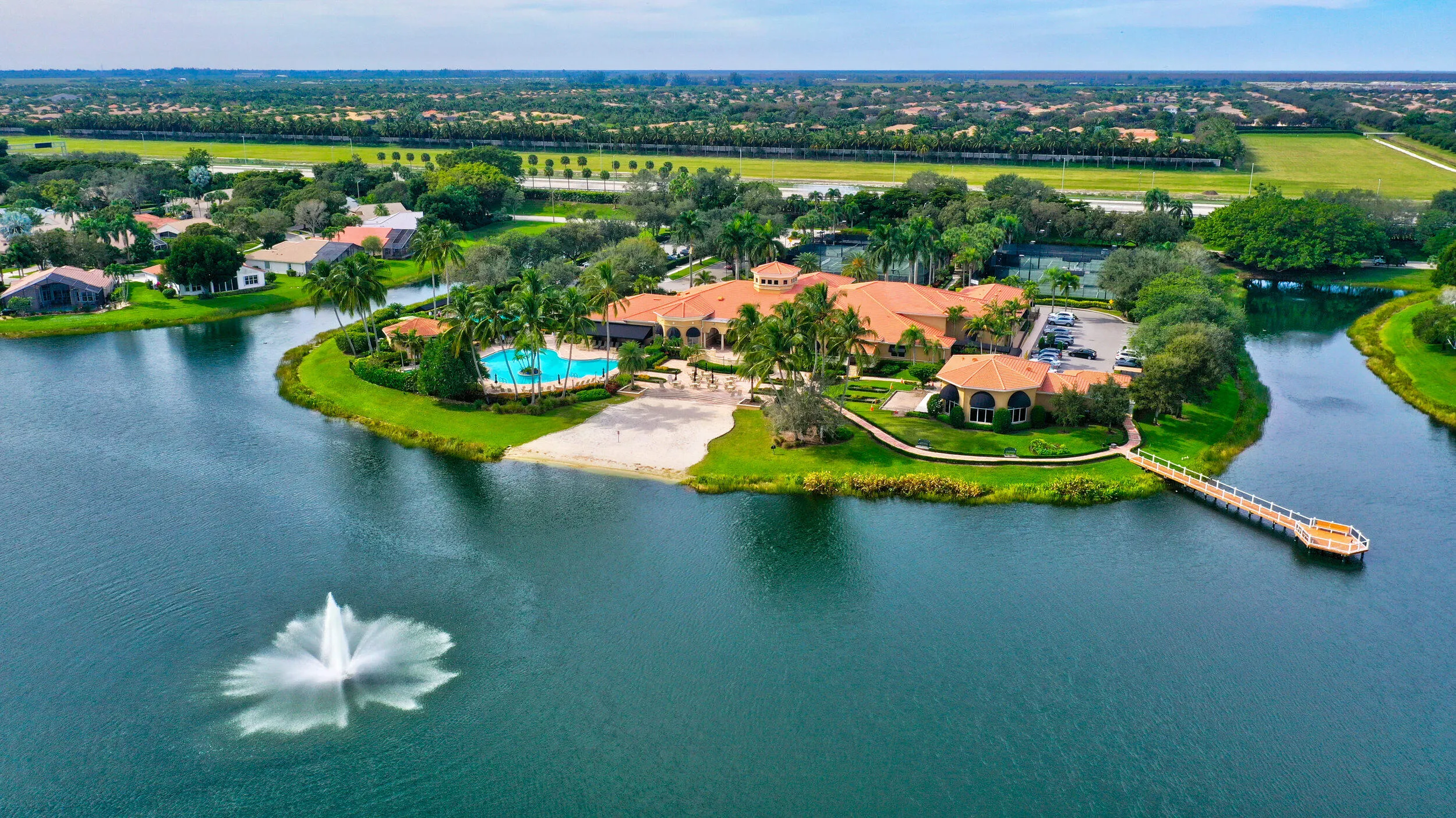 Valencia Lakes recreation are on main lake