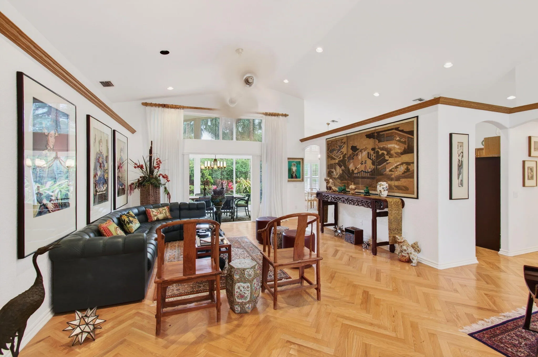 Living Room View with four-seasons lanai beyond