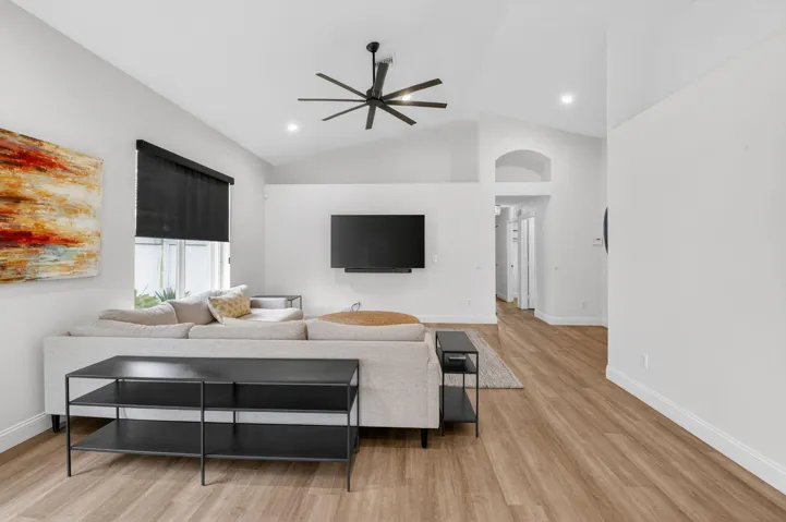 DINING ROOM/LIVING ROOM