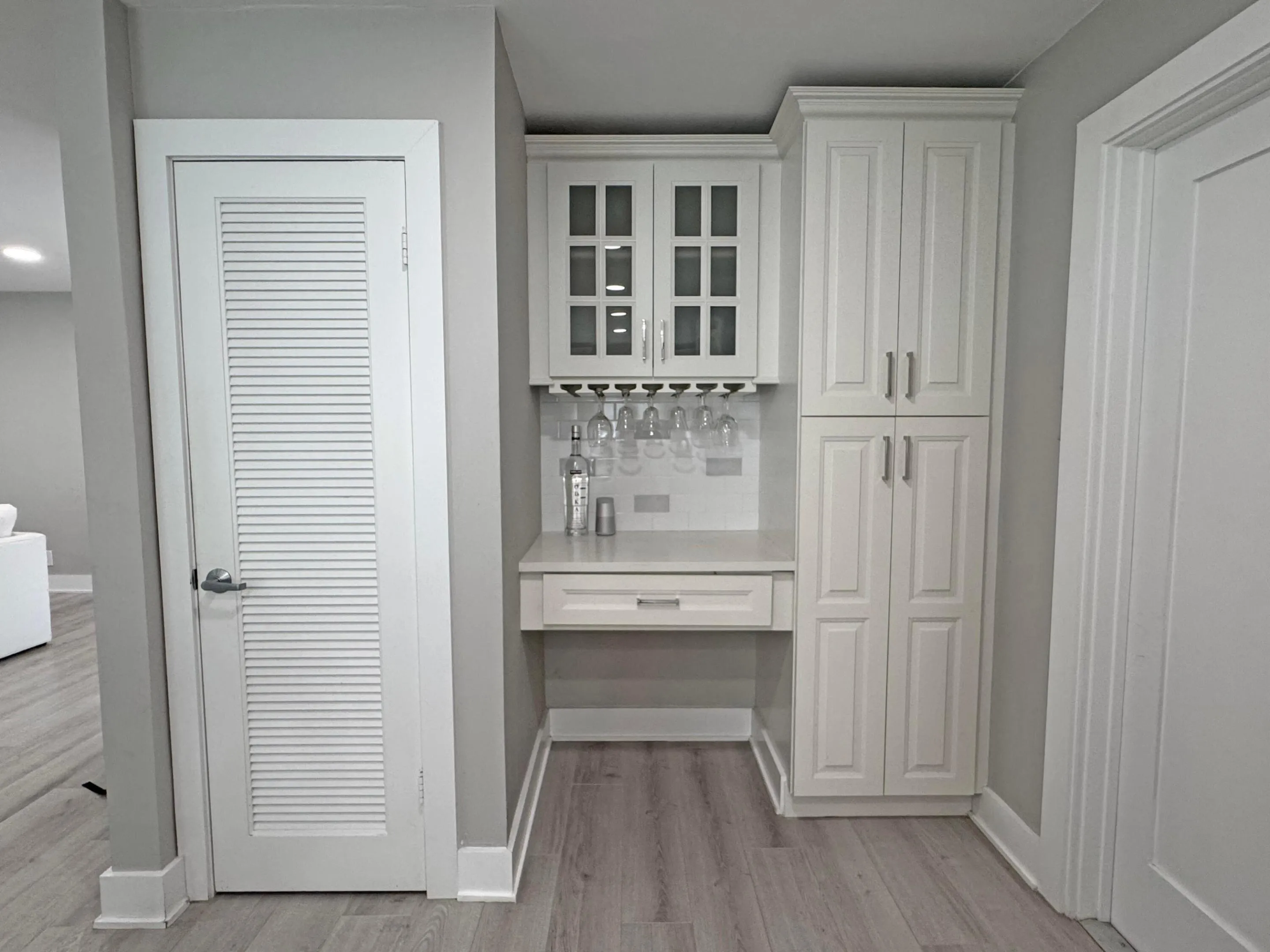 Kitchen Bar and Pantry