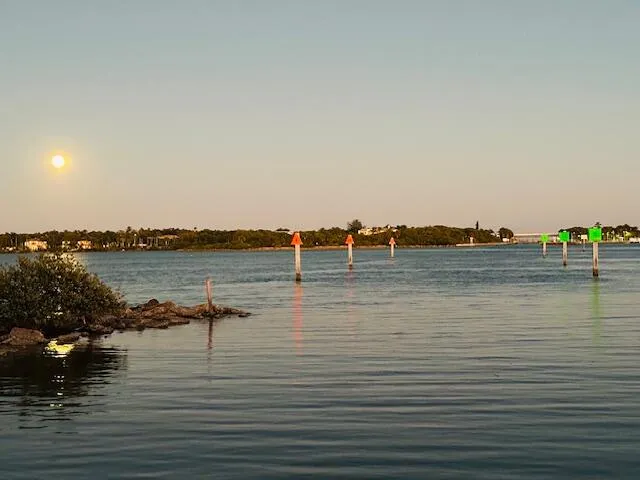 drop the boat in the water and fish in minutes-closest point to the gulfstream in the entire east coast