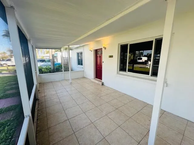 front yard screen patio steps to the intracoastal waterway Intracoastal Park & Harvey Oyer Boat Ramp Park