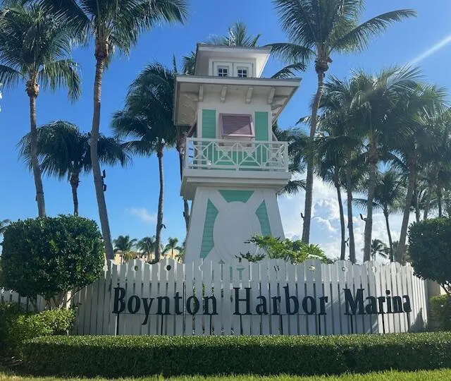 Boynton Harbor Marina - Two Georges-Banana Boat-Marina Cafe-Charter Fishing Boats-Jet Skis
