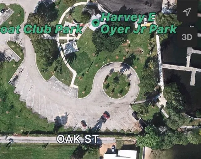Oak St is Steps from Boynton's public boat ramp and park-across from the Boynton inlet and beer can island