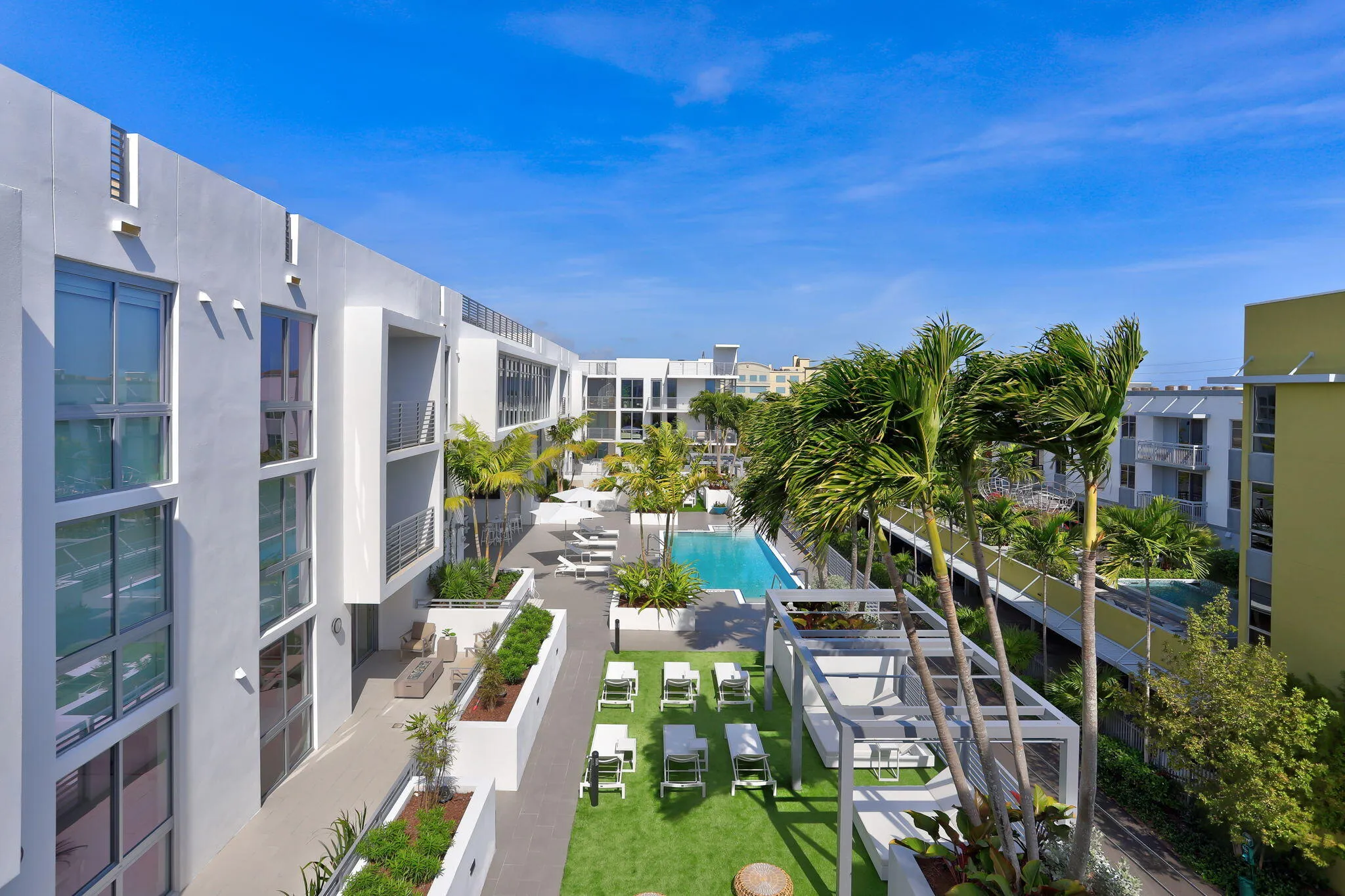 Overview of pool area