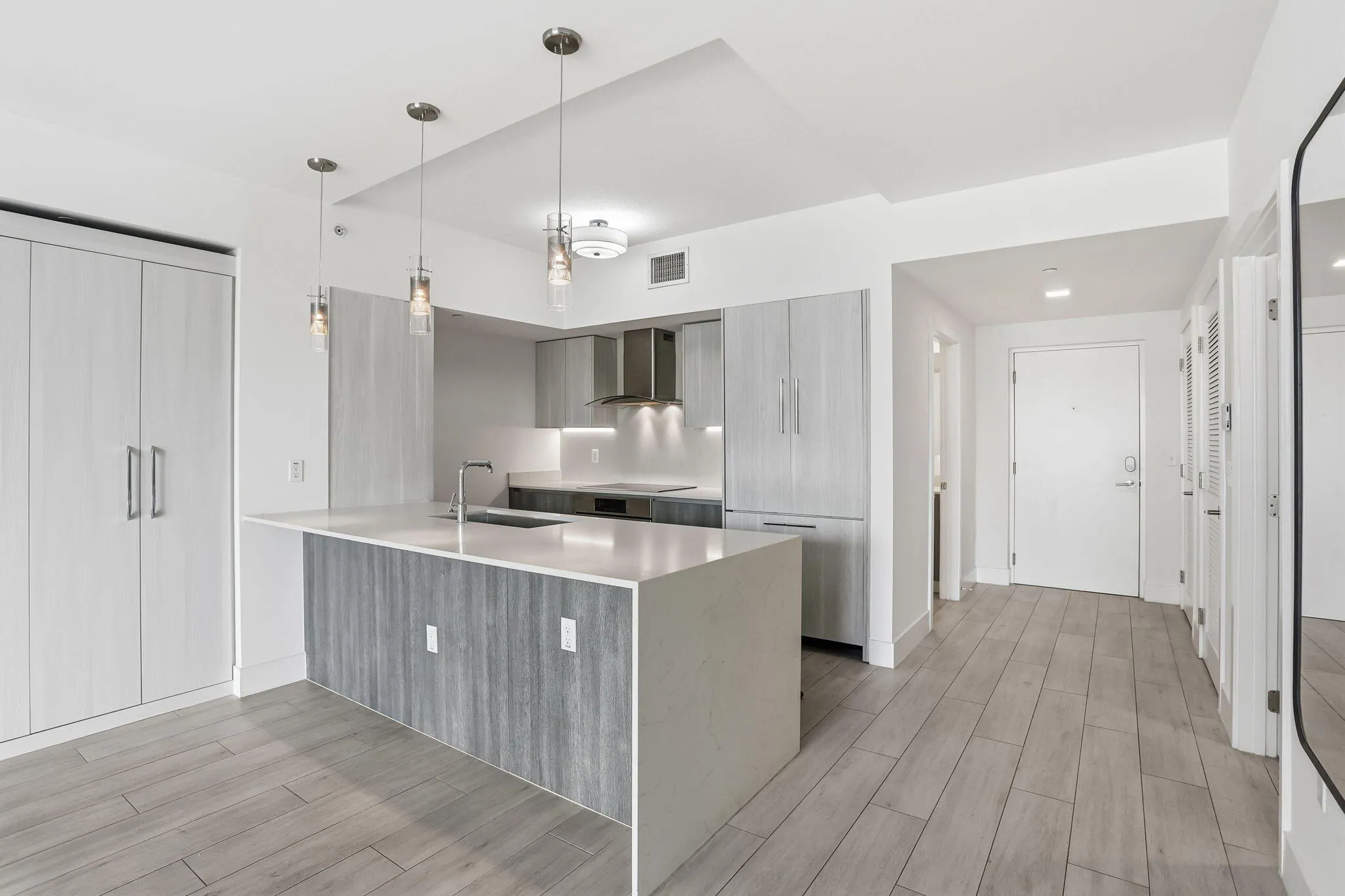 Eating area with no furniture
