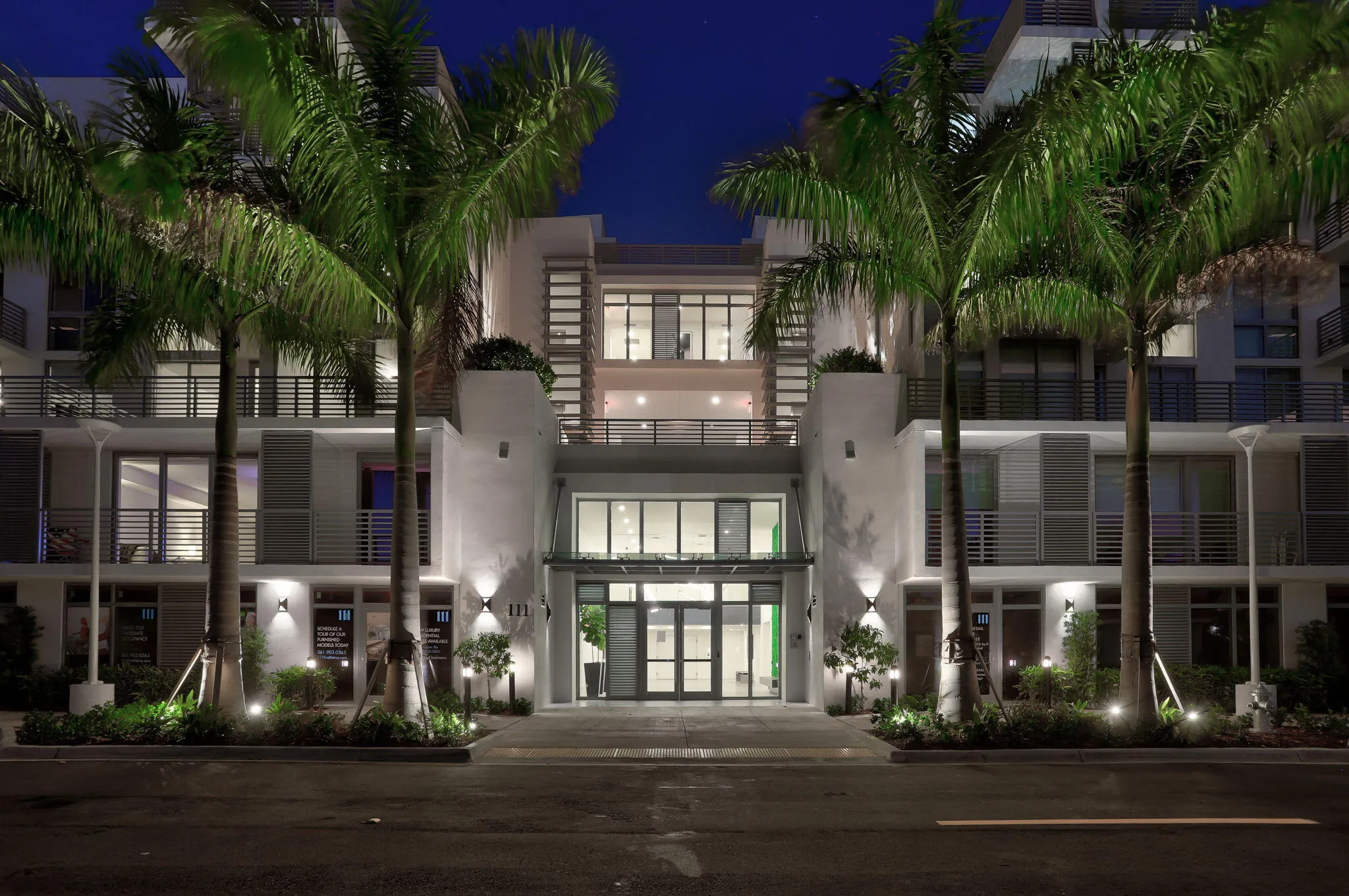 Building twilight view