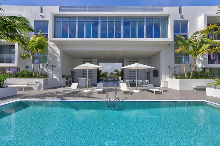 Close up - Amenities Deck