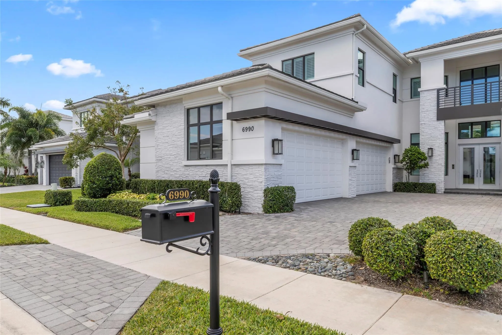 6990 NW - 9