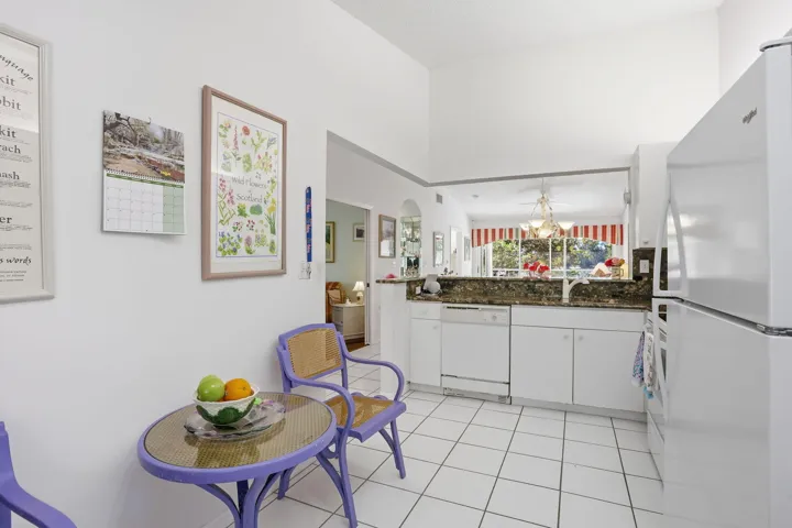 Facing living/dining room