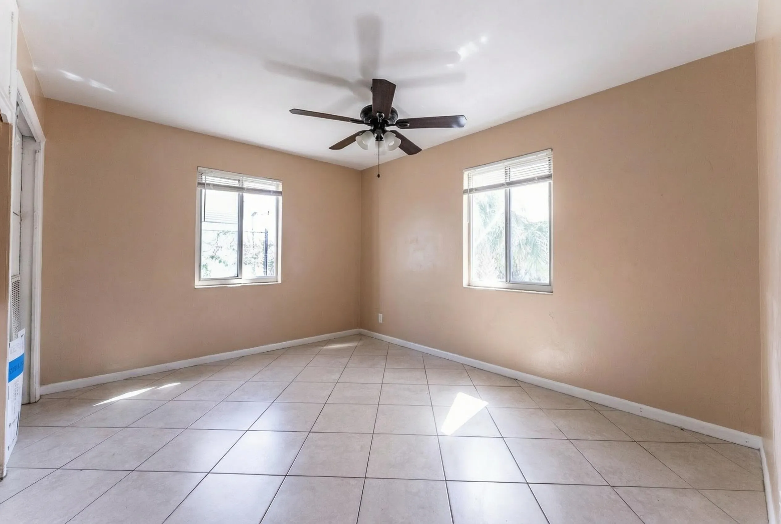 Woolf Realty_137 N 34th_decluttered (3)