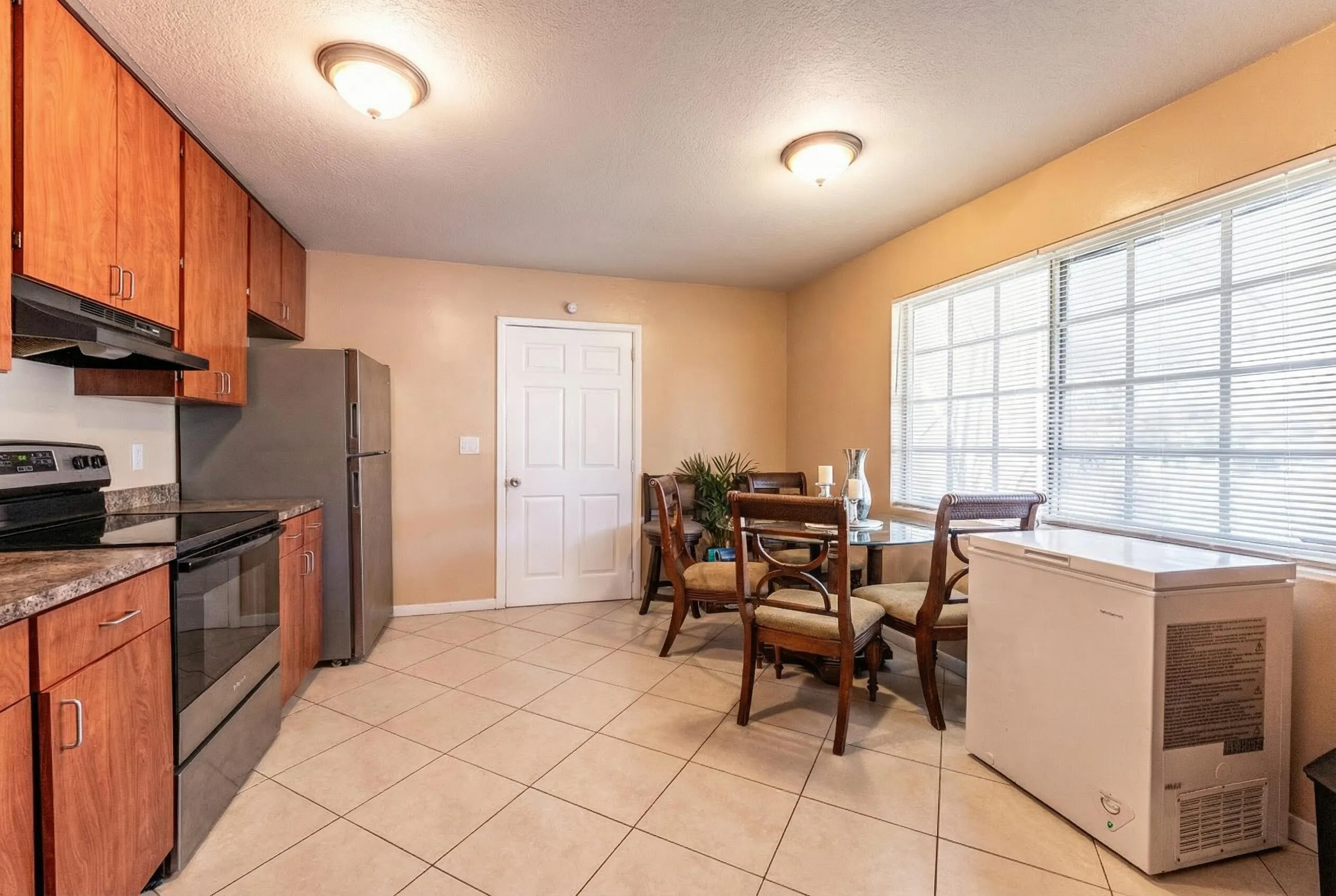 Woolf Realty_137 N 34th_decluttered (10)