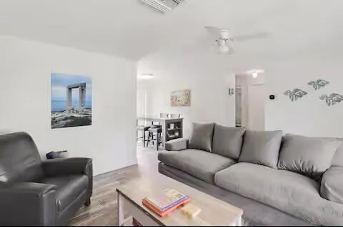 1519 Treemont 4