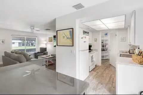 1519 Treemont 3