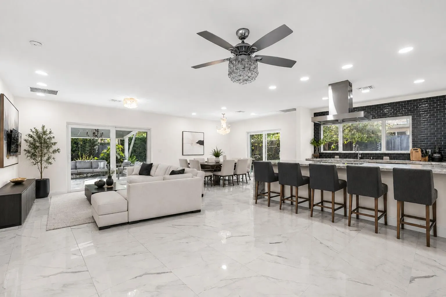 This photo has staged furniture renderings.