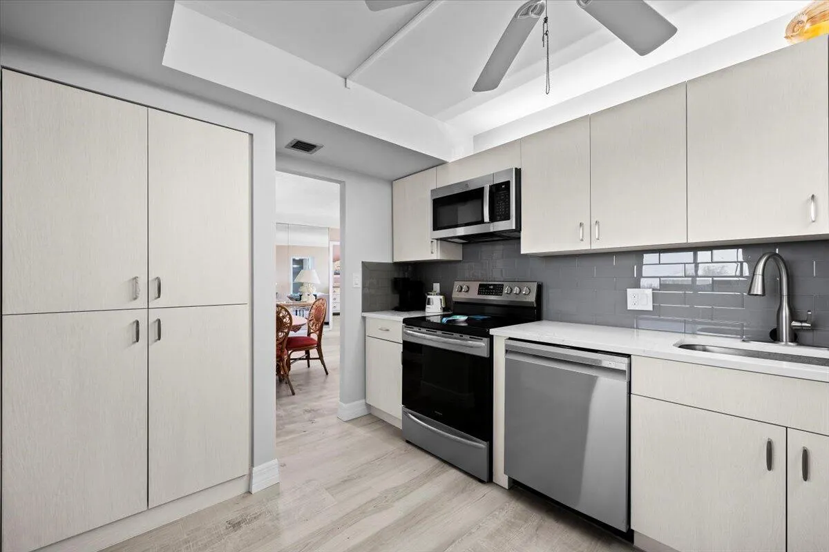 2023 Renovated Kitchen