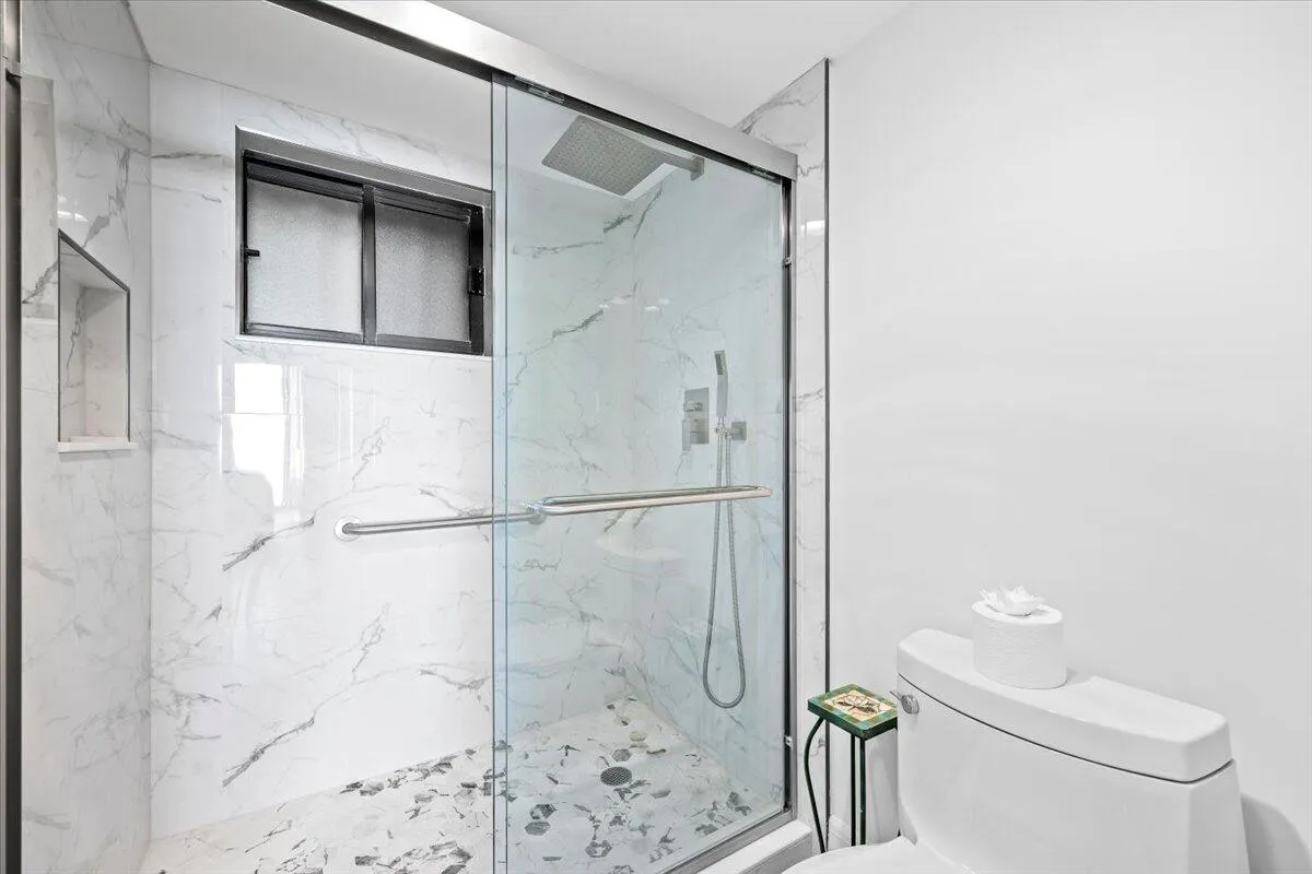 2023 Renovated Primary Bath
