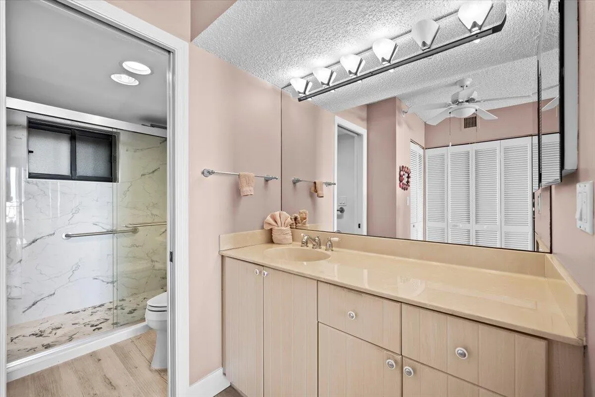2023 Renovated Primary Bath