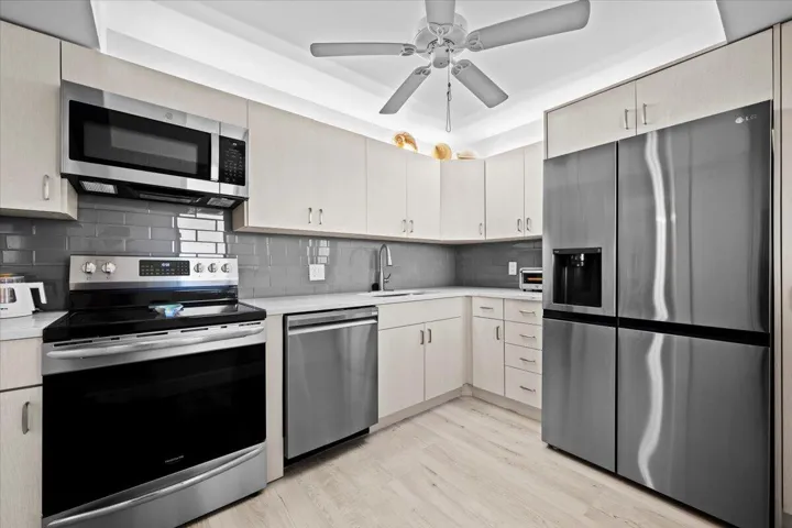 2023 Renovated Kitchen