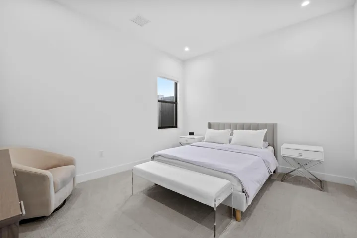 Downstairs Ensuite Bedroom 2