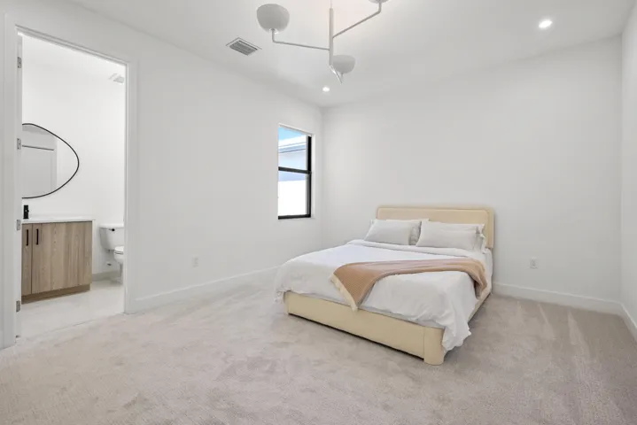 Ensuite Bedroom 3