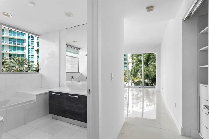 1st floor bath