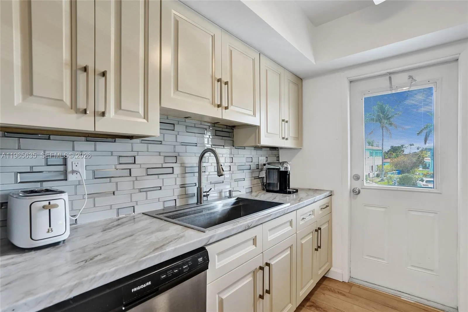 Photo 35