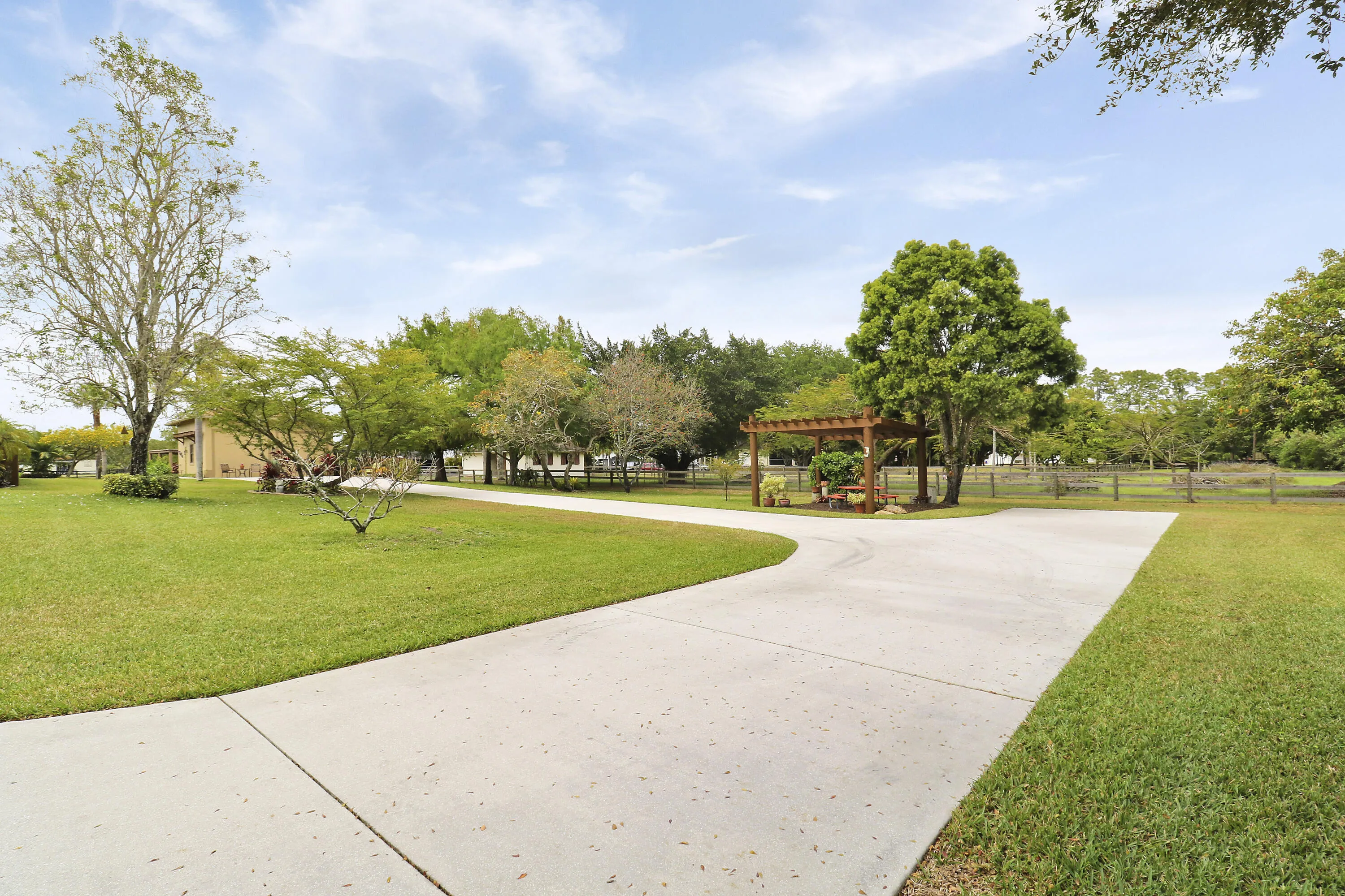 10735 Lantana Road 2