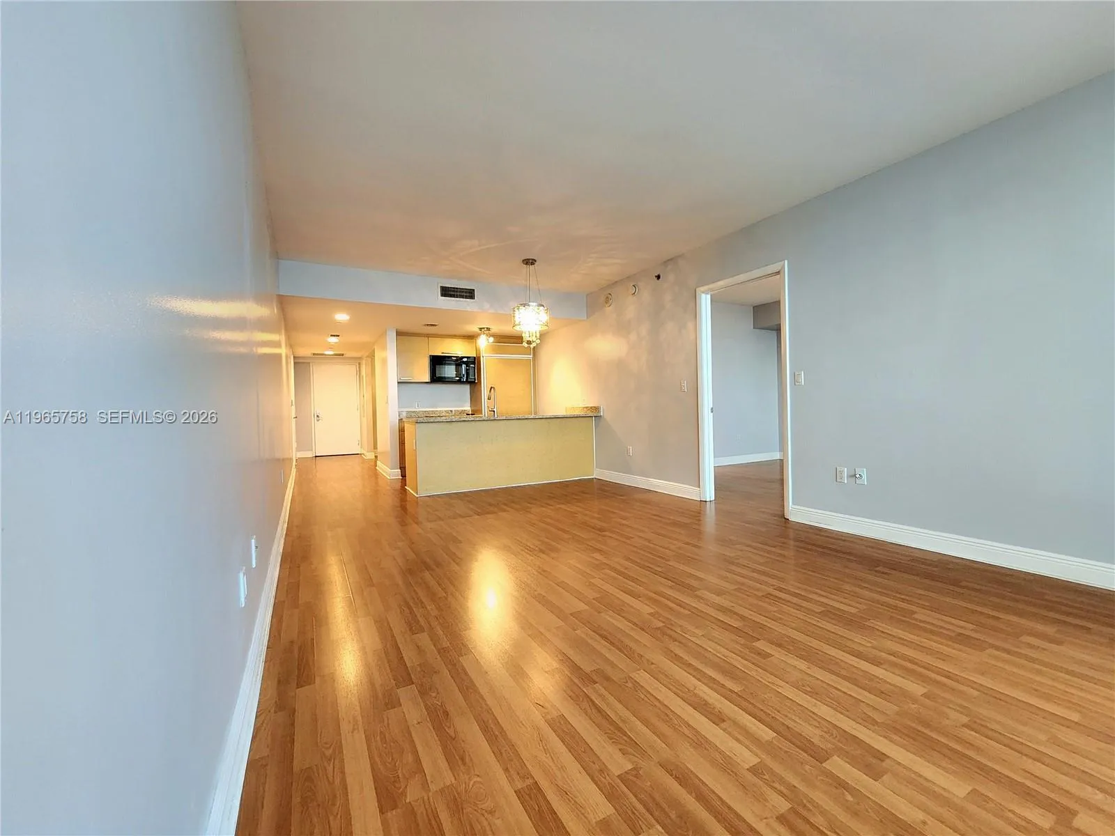OR 2ND BEDROOM, DIRECT BATHROOM ACCESS
