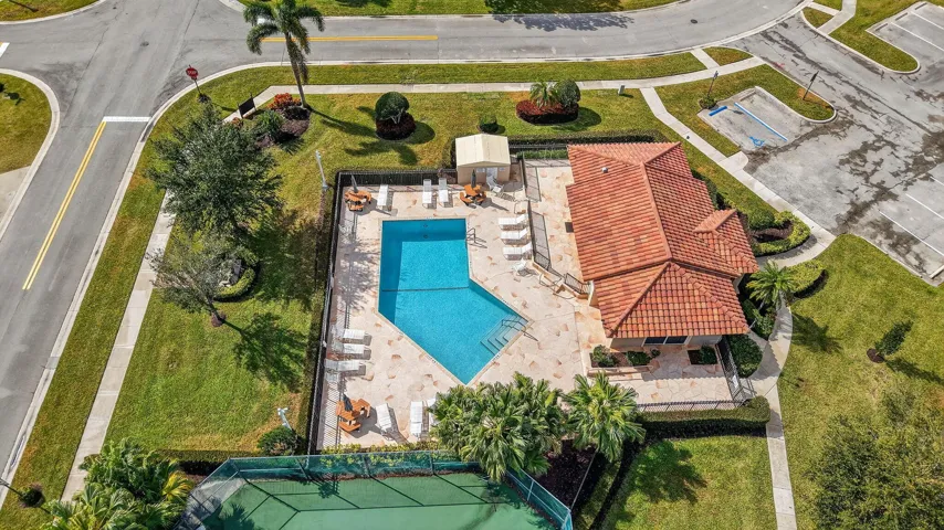 Clubhouse/Pool