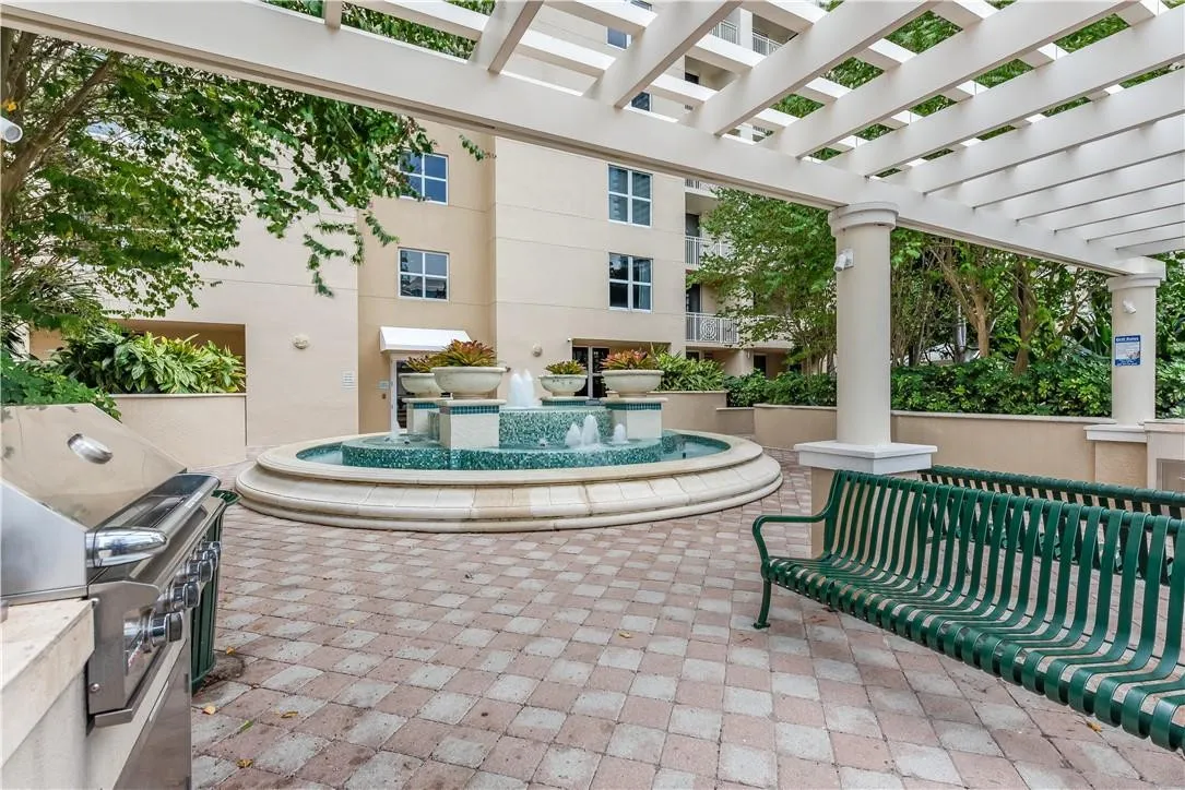 6th Floor - Spa Level BBQ & Fountain