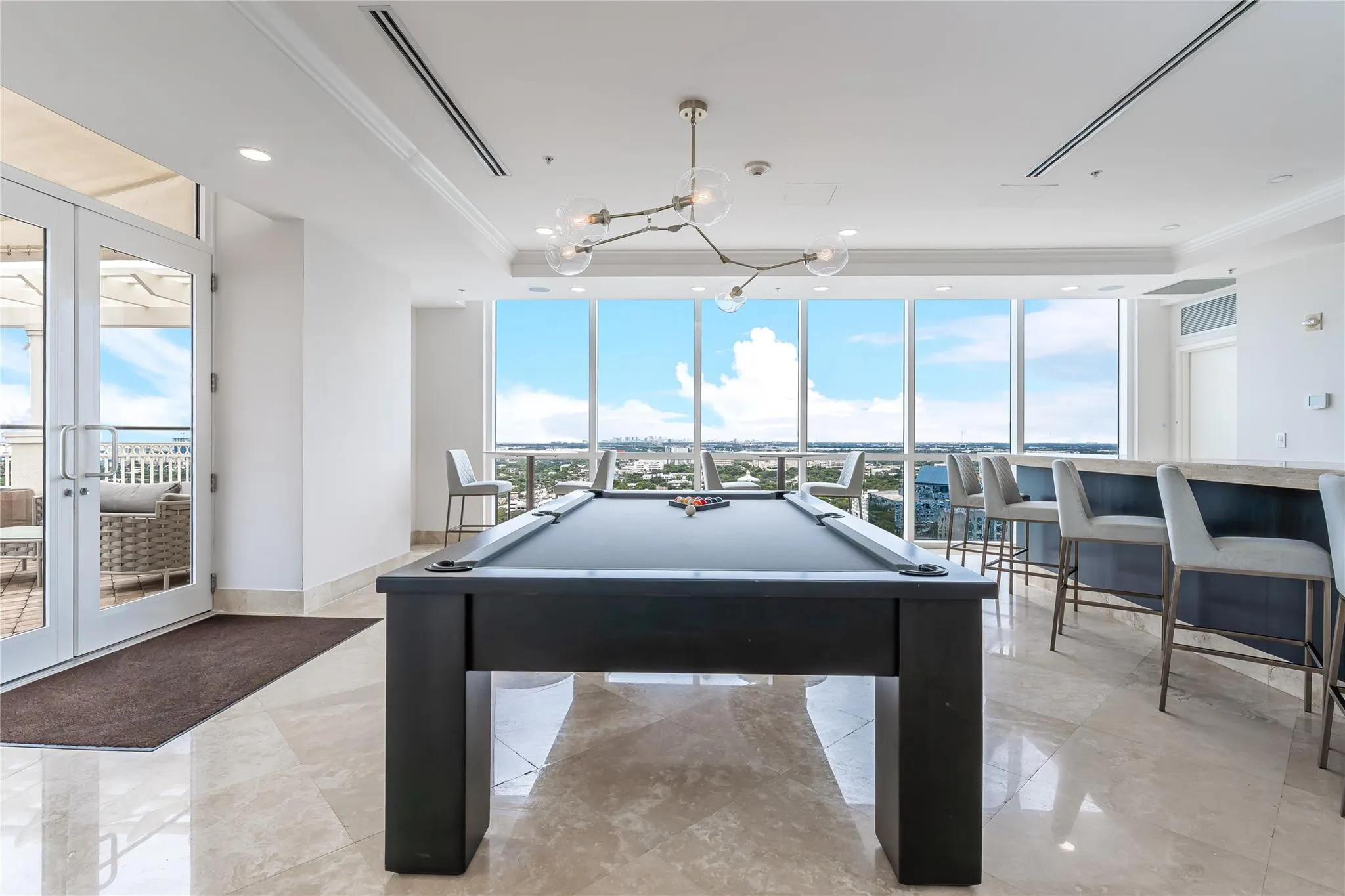 Sky Lounge
