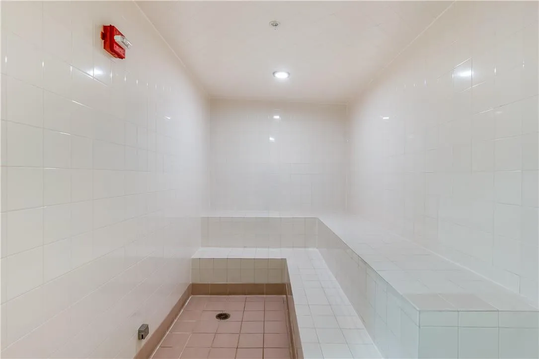6th Floor - Spa Level Steam Room