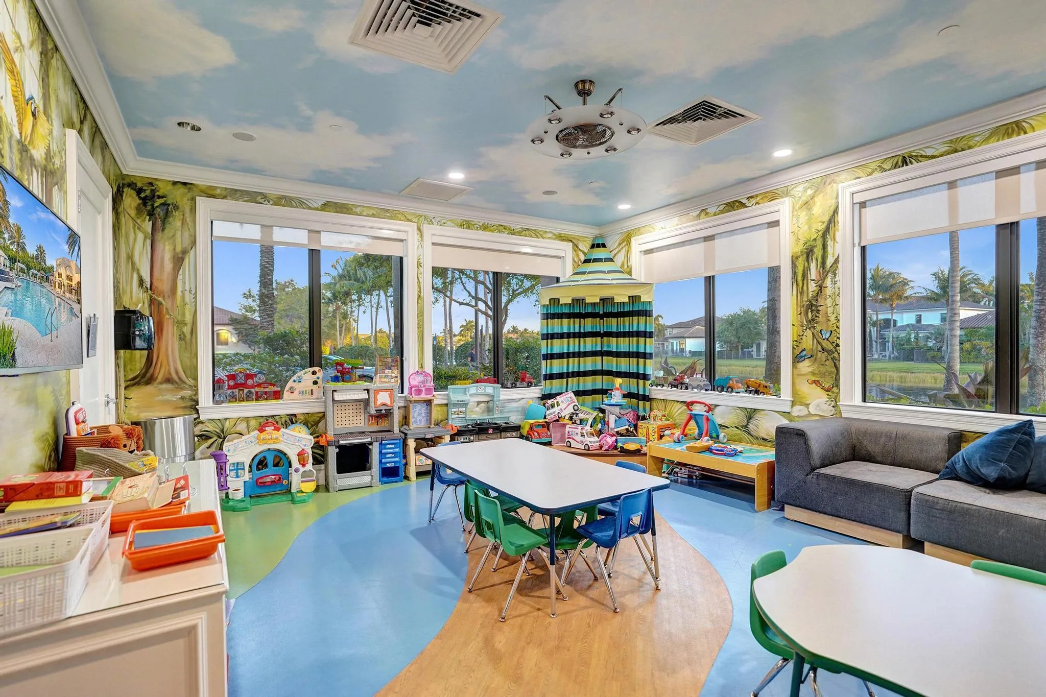 Club kids room